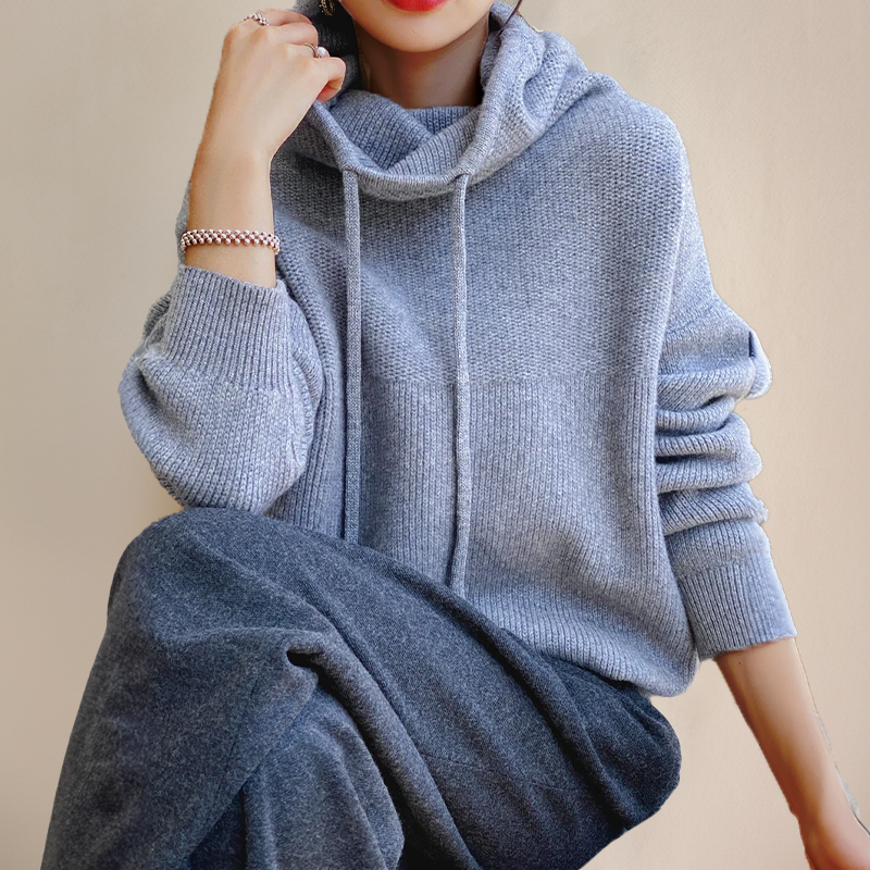Lia™ | Elegant Jumper with High Neck